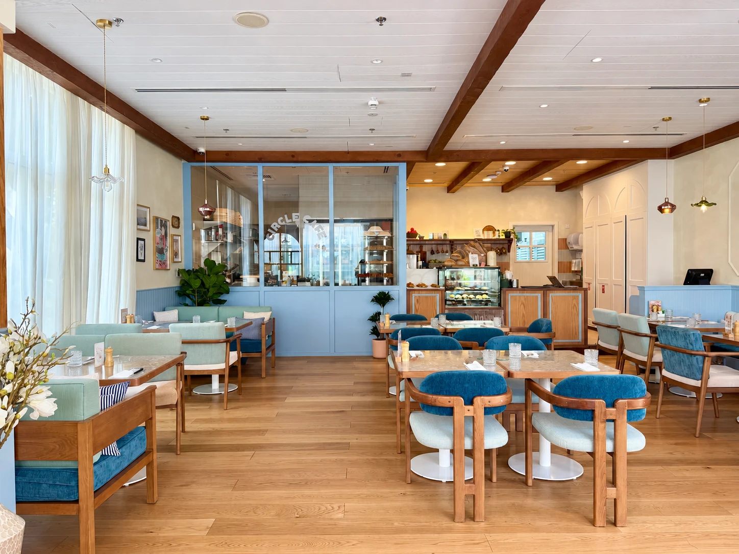 Circle Café photo 1