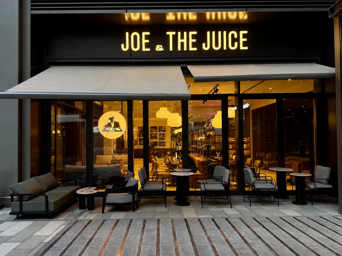 JOE & THE JUICE - One Central, DWTC photo 1